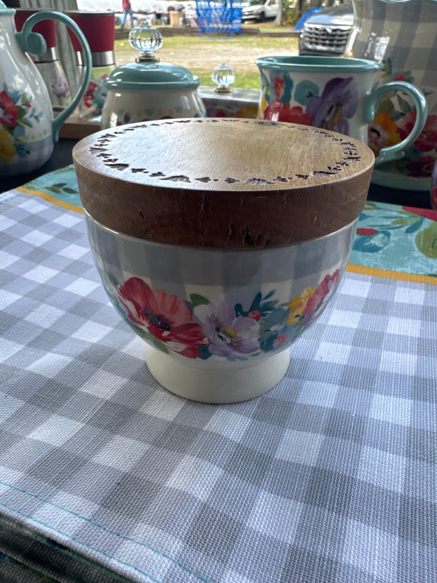 PW bowl with wooden lid - Market Row