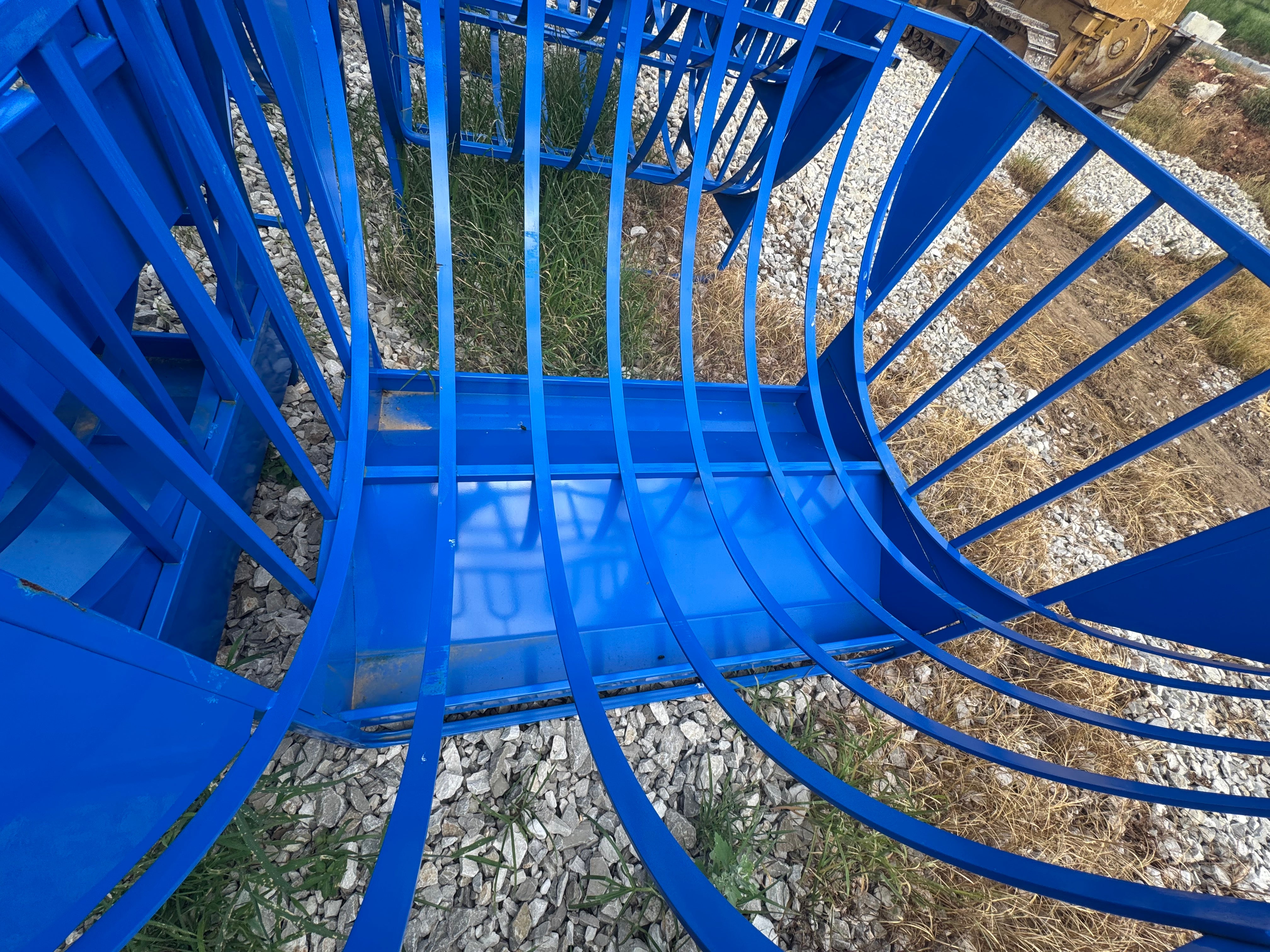 Round Bale Feeder W/Bottom - Market Row