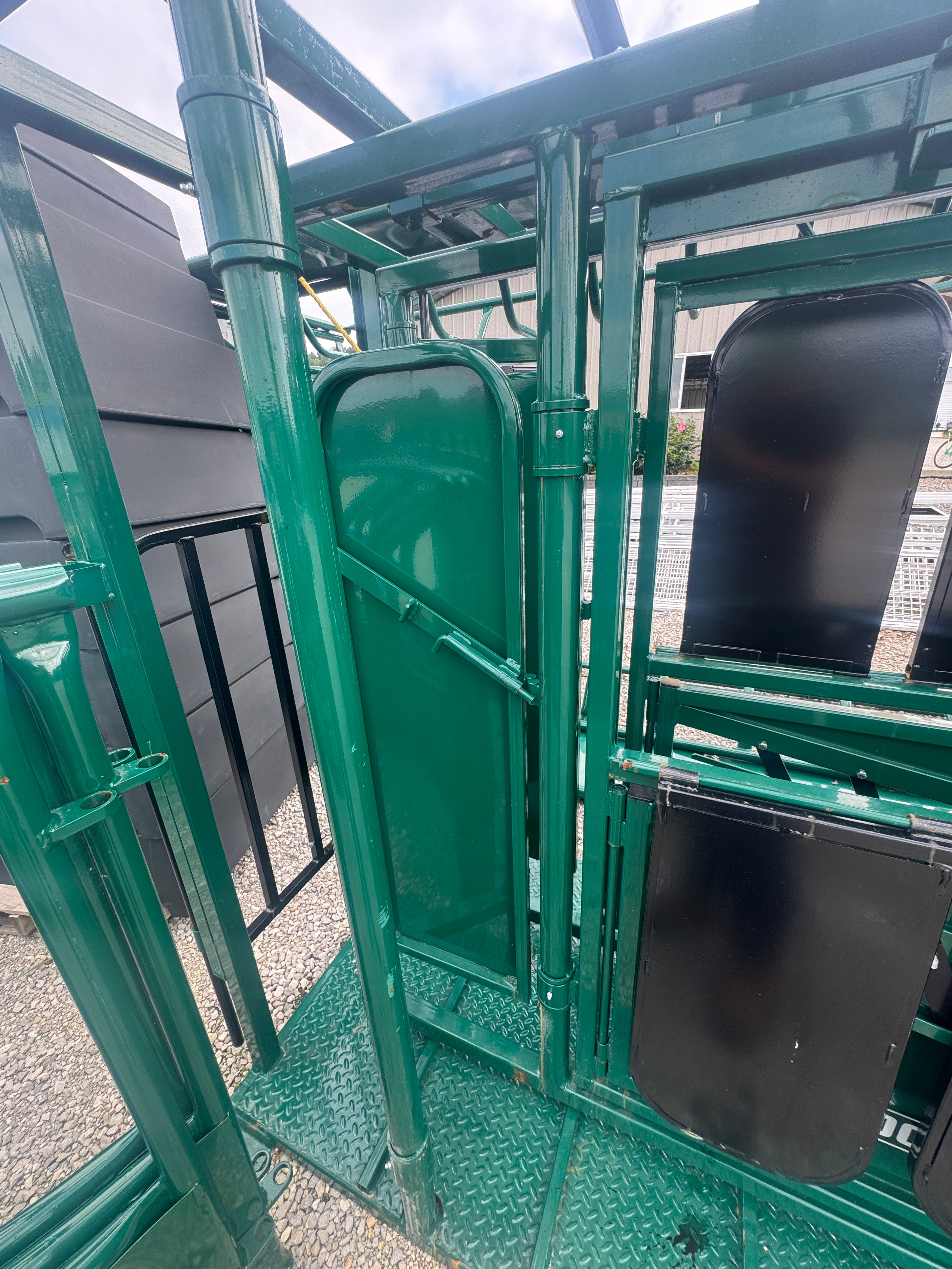 PAX Cattle Chute - Market Row