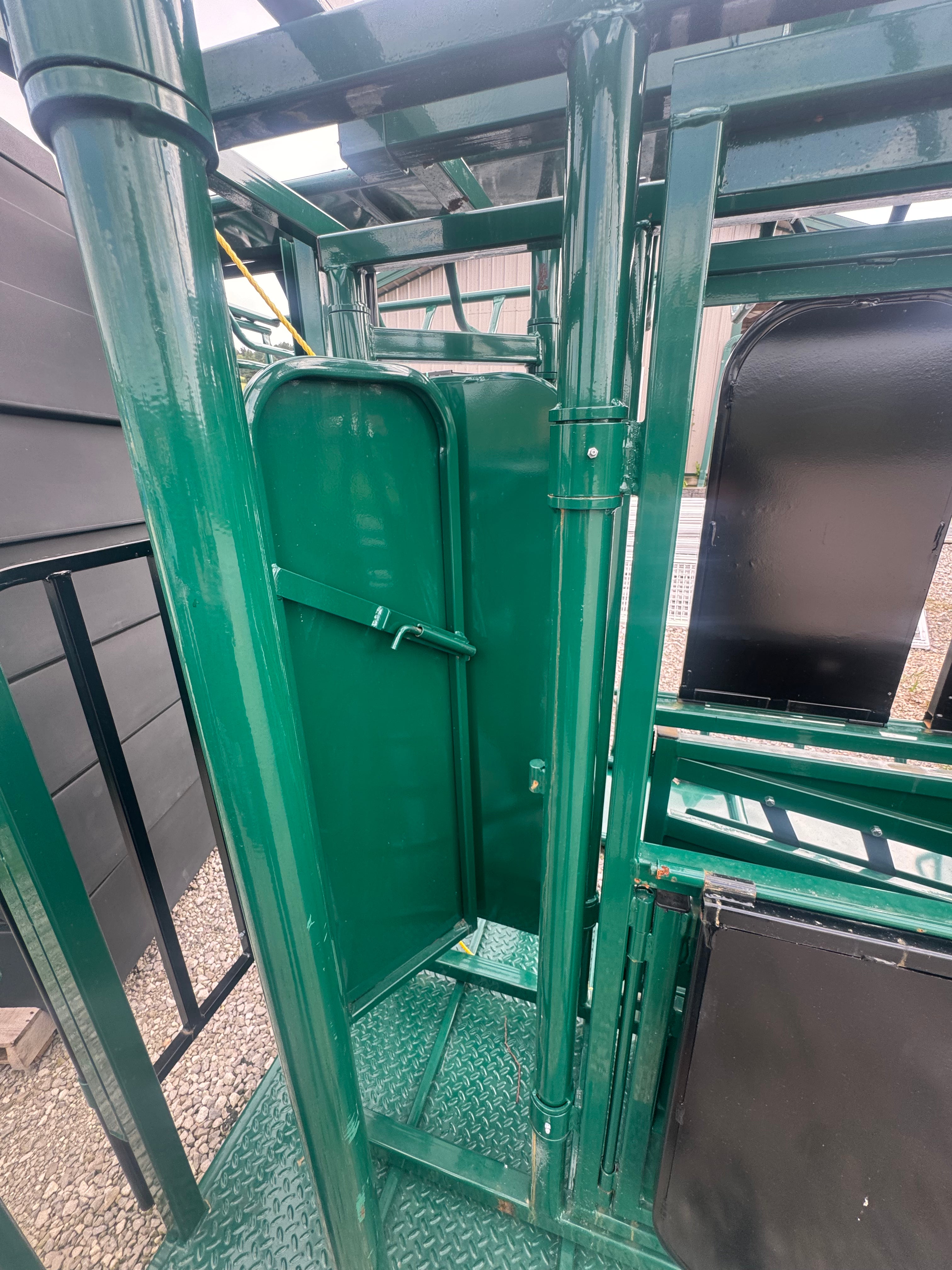 PAX Cattle Chute - Market Row