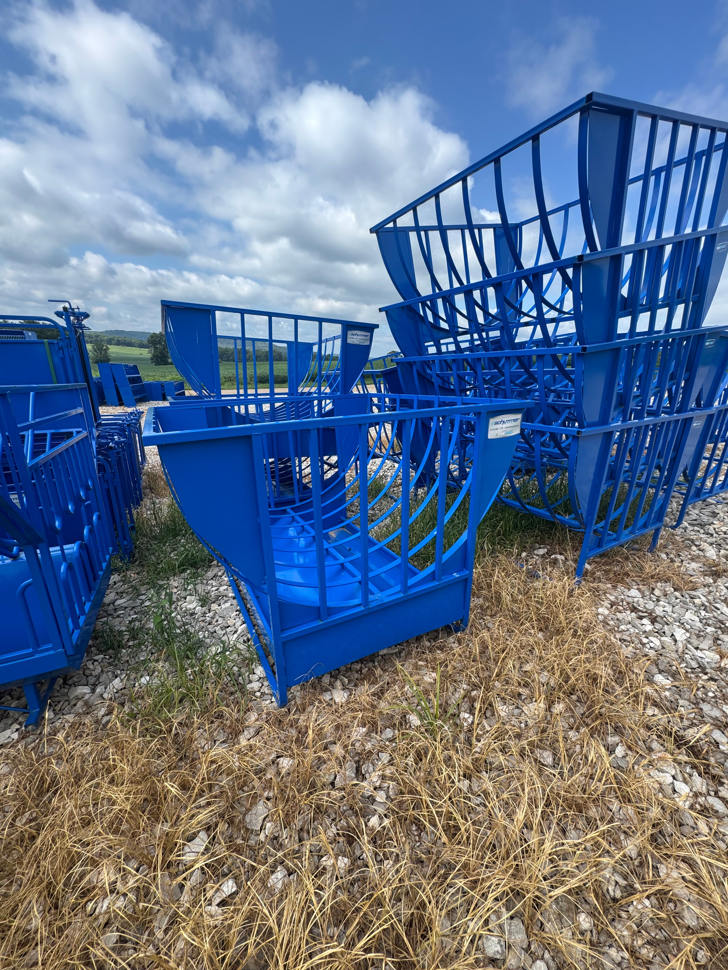 Round Bale Feeder W/Bottom - Market Row