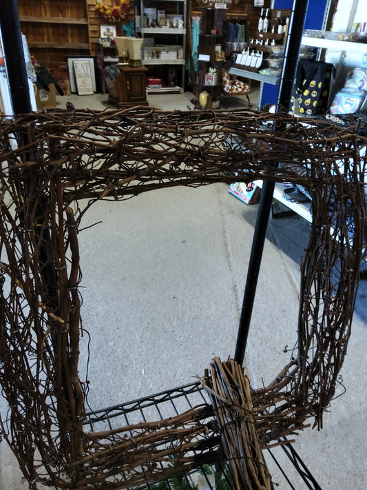 Grapevine Cross - Market Row