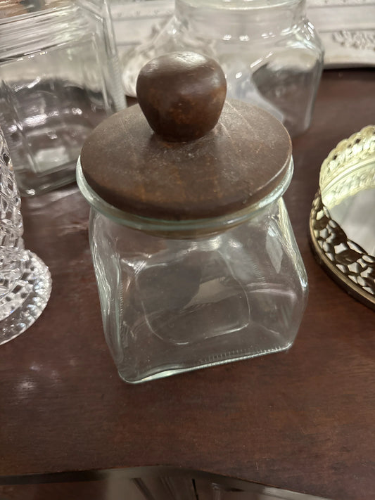 Small square glass jar wirh wooden lid - Market Row