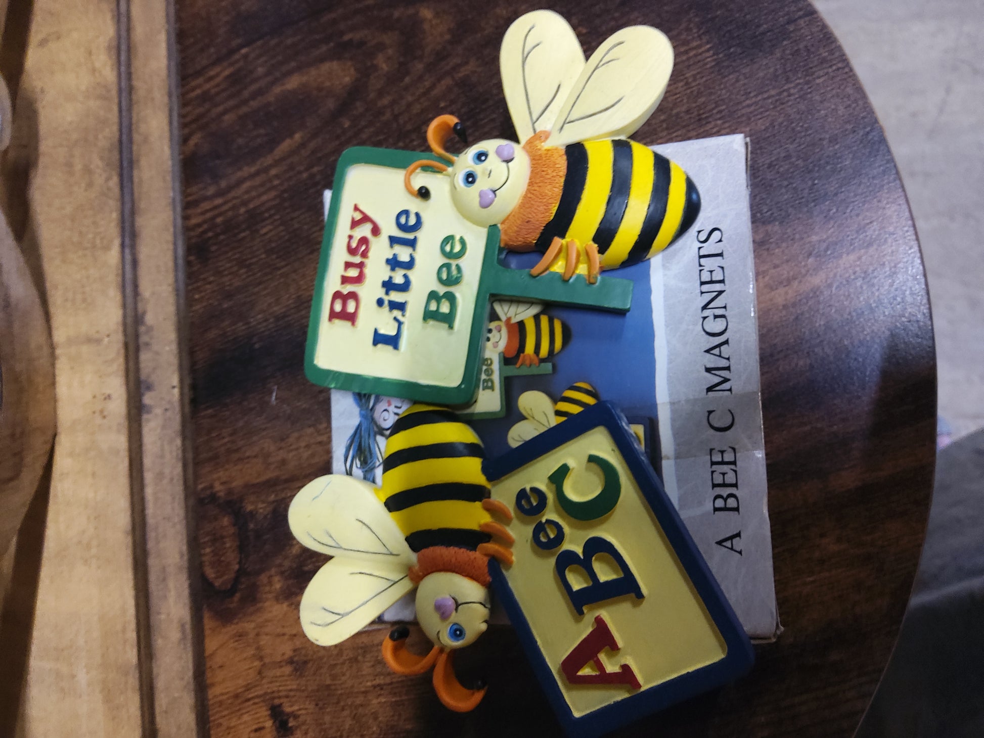 Bee magnets - Market Row