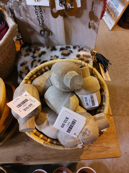 Wood acorn - Market Row