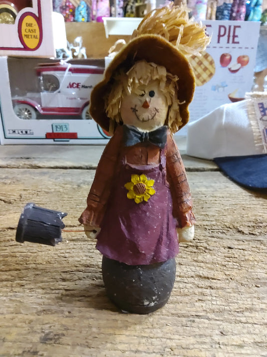 Lg scare crow - Market Row