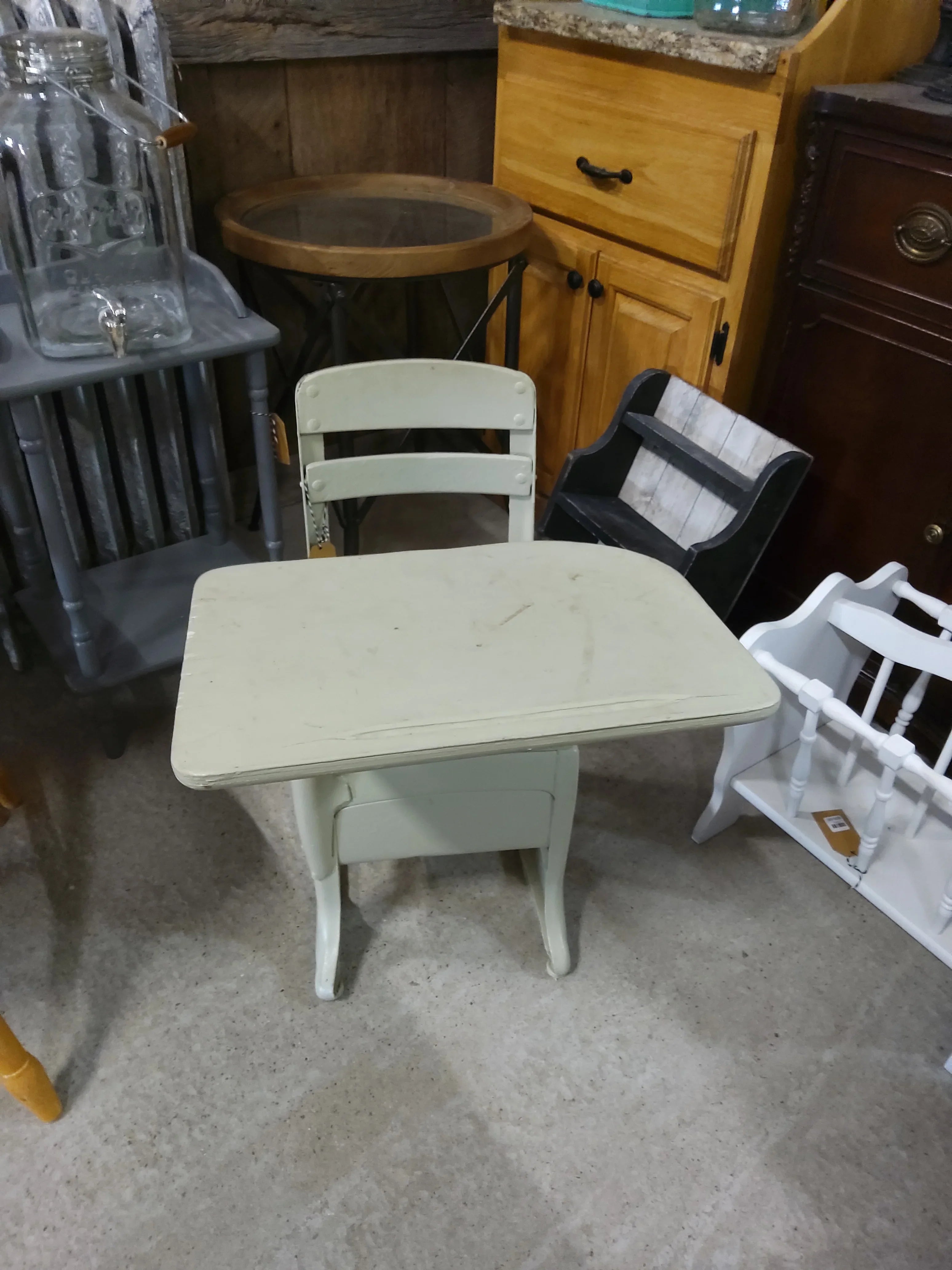 Kids school desk - Market Row