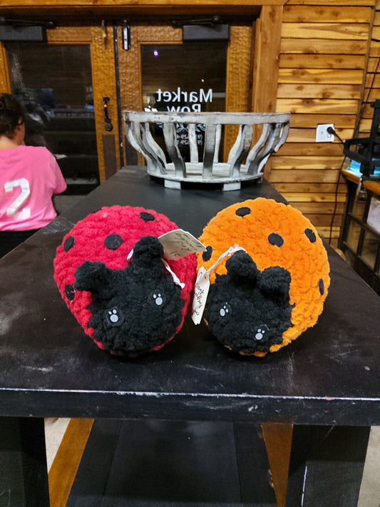 Crochet ladybug - Market Row